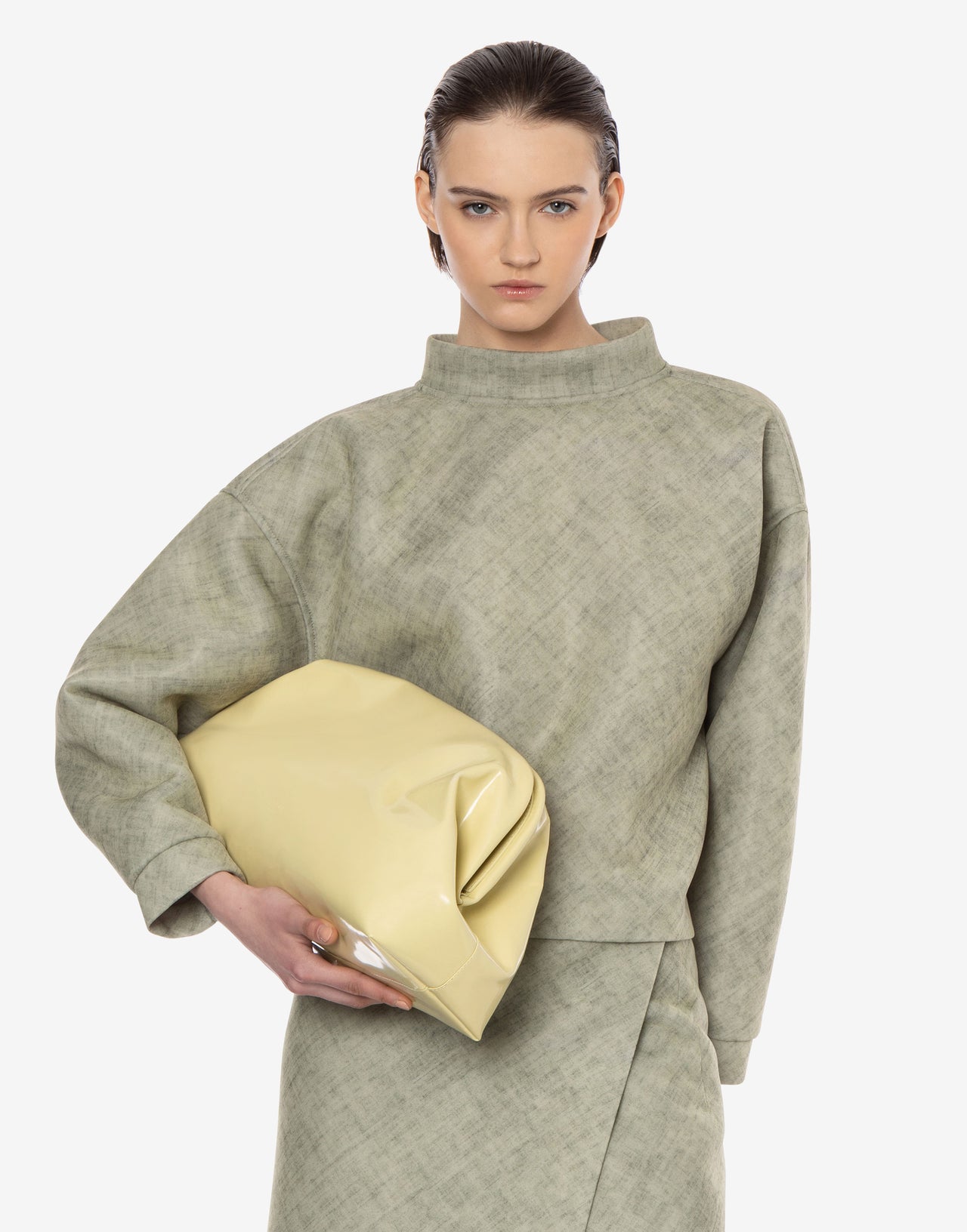 Maxi Clutch in abrasiveted leather