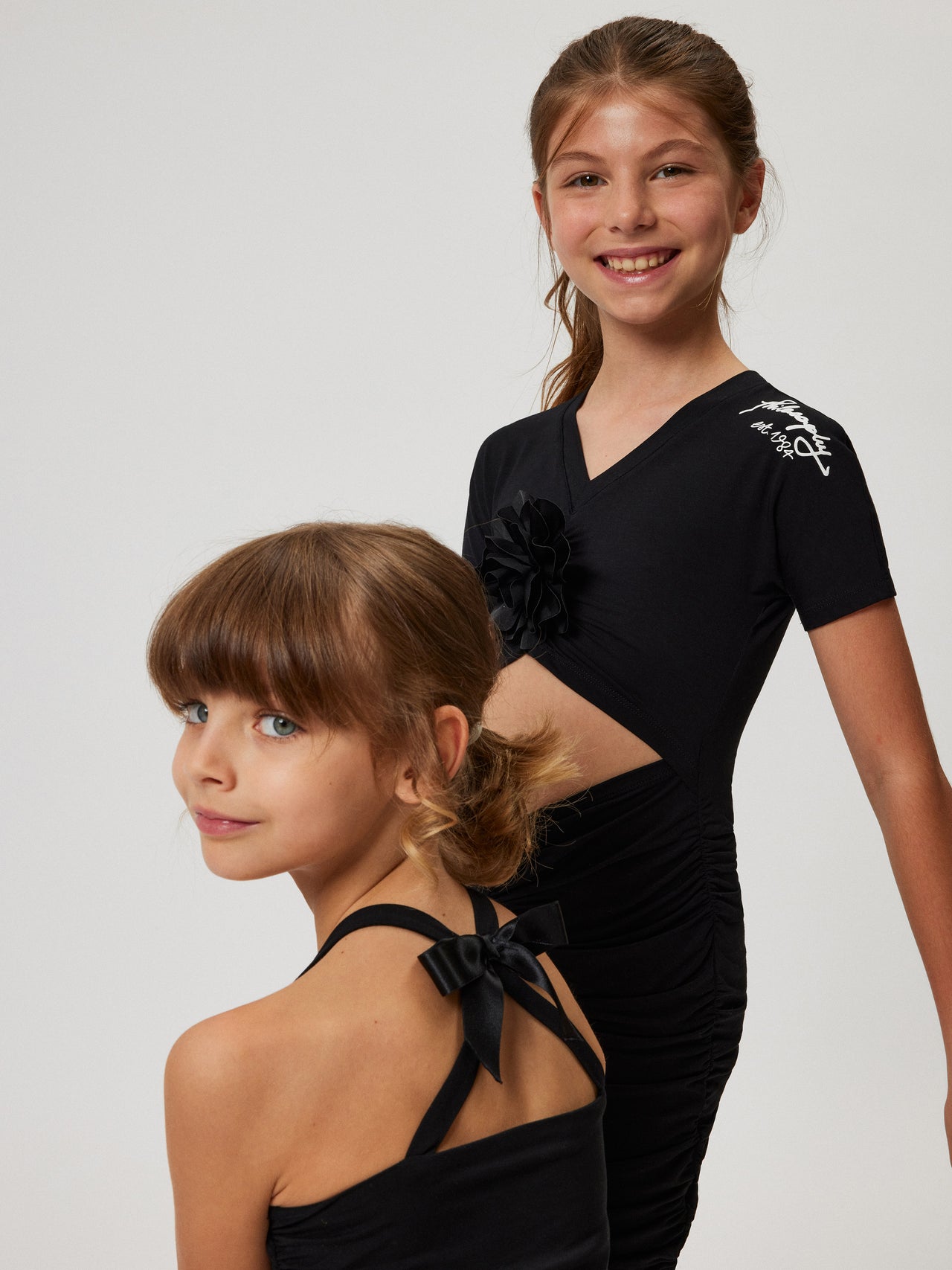 Kinder Minikleid mit Blumenbrosche