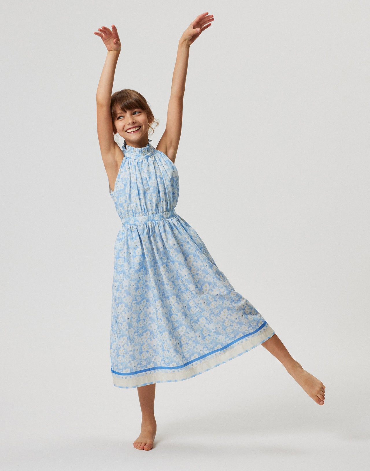 Kids cotton dress with delicate blue and white flower print