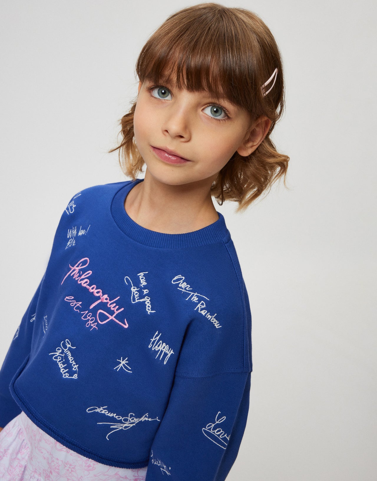 Sweatshirt pour enfants avec lettrage sur toute la surface